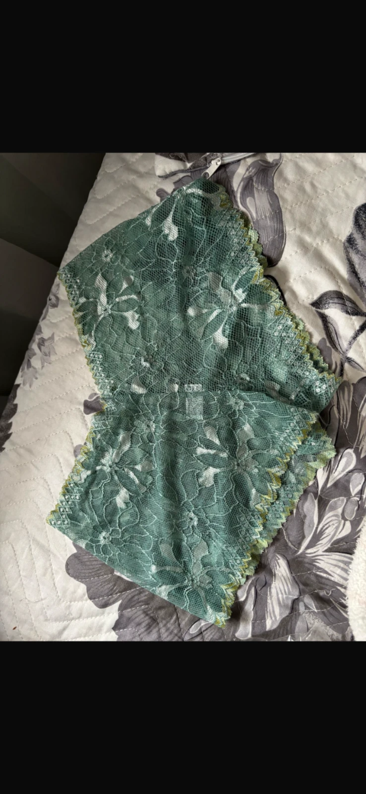 Calcinha de renda verde 