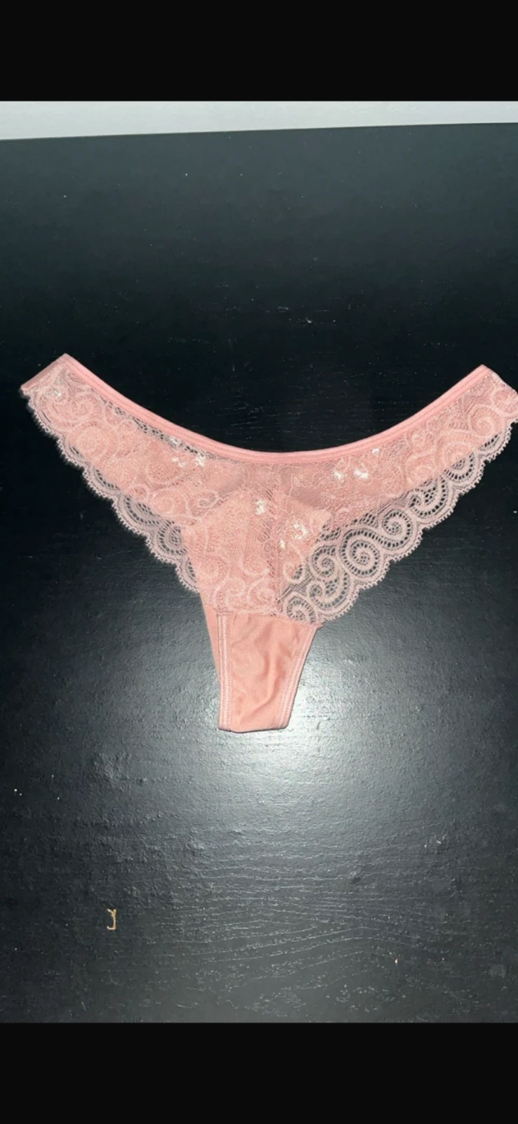 Calcinha de renda rosa